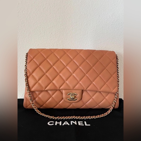 CHANEL Handbags - Lambskin leather chanel single flap bag